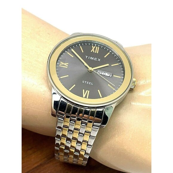 Timex Men's Watch TW2T50500 Quartz Gray Dial Two Tone Stainless Steel 41mm - Picture 5 of 13